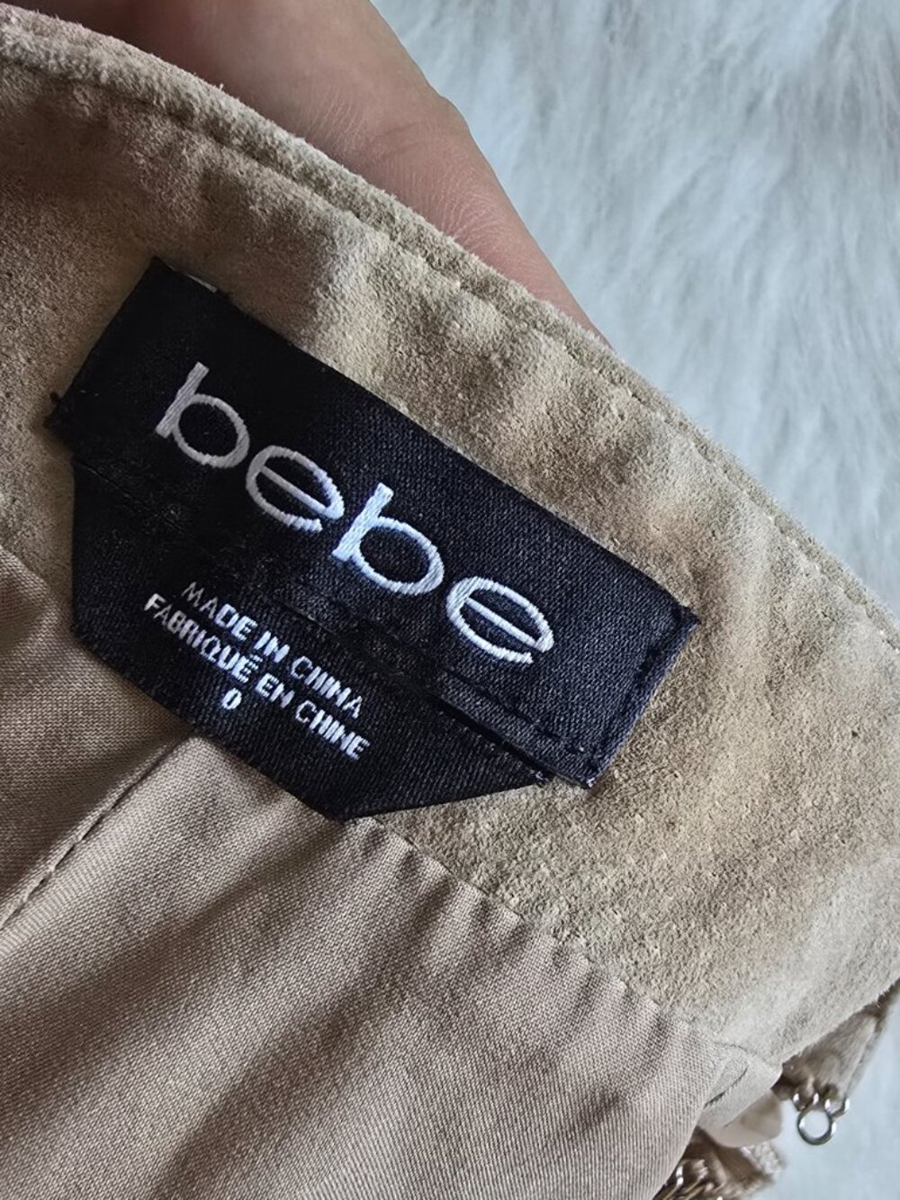Bebe Ravey Suede Fringe Shorts Beige/Light Brown Size 0 - Picture 3 of 6